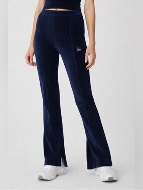 Alo Yoga Micro Corduroy High-Waist Winter Break Flare Pant Size Small Blue